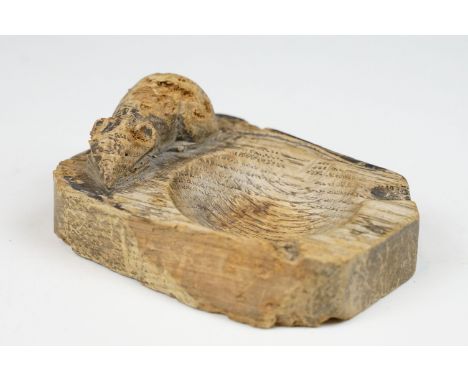 Robert Mouseman Thompson Carved Wooden Ashtray with signature carved mouse, 11cm long 