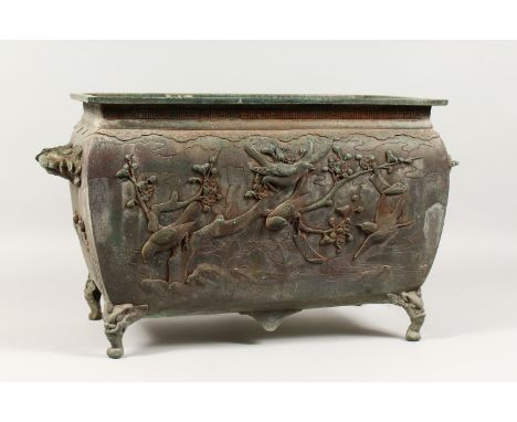 A GOOD JAPANESE MEIJI PERIOD BRONZE PLANTER / TROUGH, the planter with twin carrying handles, with paneld depicting birds amo