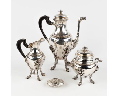 A coffee pot, milk jug and sugar pot, added a snuff box. Silver, 1800.Snuff box marked A835.&nbsp;Gross weight: 2180g.&nbsp;C