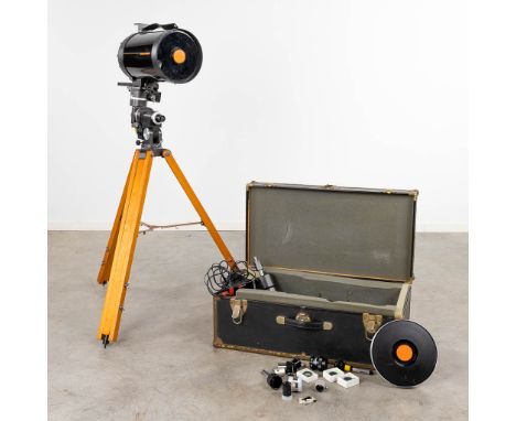 Celestron, a stargazer on a tripod. Including a storage box with accessories. 20th century.&nbsp;Dimensions:(H:137 cm)