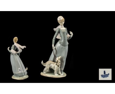 Lladro - Large and Impressive Porcelain Figure ' Lady with Shawl ' Model No 4914. Issued 1974 - 1998. Height 17 Inches - 72.5