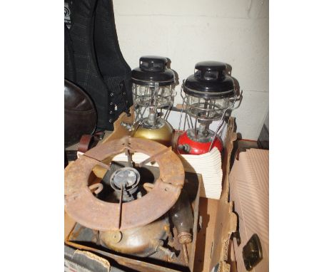 TWO VINTAGE TILLEY LAMPS AND A VINTAGE TILLEY STOVE IN METAL BOX, WITH ORIGINAL TOOLS AND METHS BOTTLE