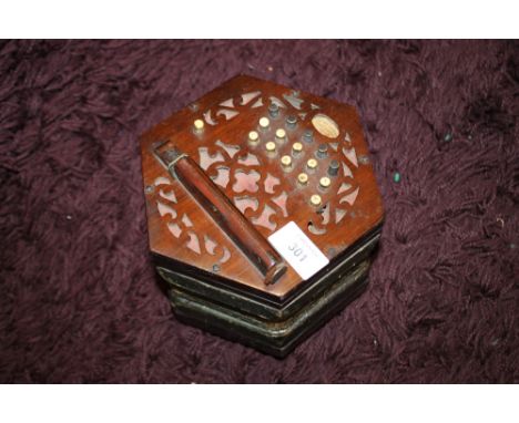 A ROSEWOOD 31 BUTTON LOUIS LACHENAL SQUEEZE BOX A/F