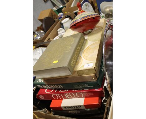 A QUANTITY OF VINTAGE BOARD GAMES ETC. TO INCLUDE A SPINNING TOP