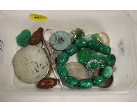 A QUANTITY OF ORIENTAL JADE STYLE ITEMS AND COINAGE ETC