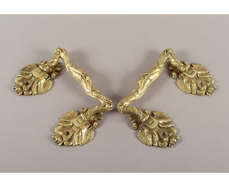 PAAR JUGENDSTIL-GRIFFE, Bronze, vergoldet, L 16,5, signiert, L. Pinet, Frankreich, um 1900 