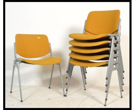 Giancarlo Piretti - Castelli - DSC Axis 106 - A retro vintage set of 6 Italian dining / office / dining / stacking chairs . T