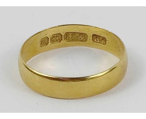 A Victorian 22 carat gold plain wedding ring, finger size M ½, 2.2g gross