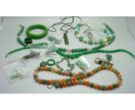 A collection of jade and agate set jewellery 