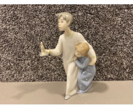 Lladro 4874 Bedtime in good condition