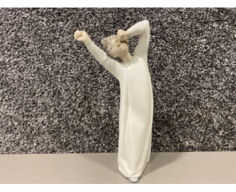 Lladro 4870 awakening in good condition