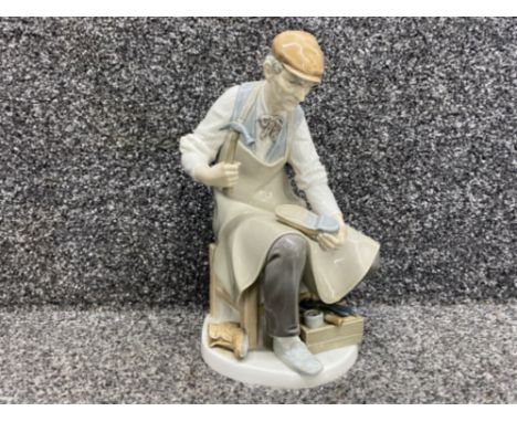Lladro 4853 The Cobbler