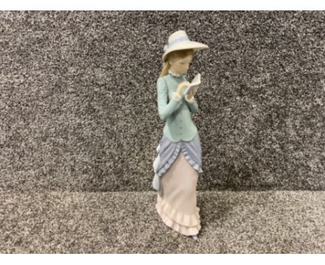 Lladro 5000 Girl reading book - this piece is 36 cm in height and in good condition