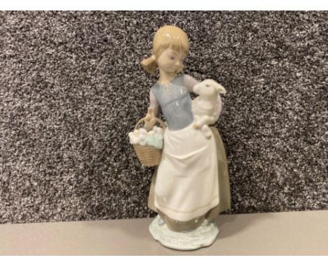 Lladro 4835 Girl with lamb good condition