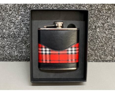 Boxed 6oz stainless steel hip flask (as new)