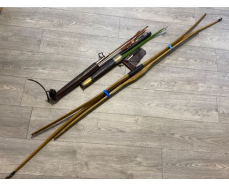 Job lot of archery equipment includes bows &amp; arrow sets