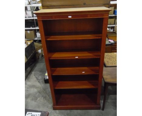 Walnut veneer dressing table with triple panelled mirror over three drawers, on cabriole supports, a mahogany side table fitt