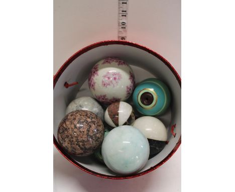 A job lot of ceramic/marble balls etc 