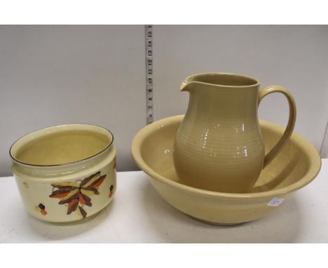 A vintage Wedgewood judge &amp; basin set &amp; Myott planter. Postage unavailable 