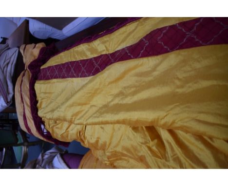 1 pair of gold silk interlined curtains trimmed in maroon, with pelmets, 172 x 248 cm each