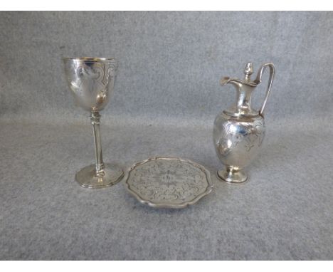 Hallmarked silver communion set by 'G. R.' of London, 7 ozt