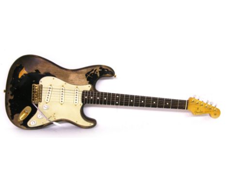 Good custom build Stratocaster electric guitar, comprising a heavy relic body, Fender licensed all parts neck, Lindy Fralin v