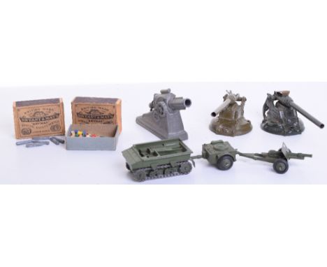 Dinky Toys set 162 Eighteen-Pounder Field Gun Set, light dragon tractor, limber and gun, in good unboxed condition, with two 