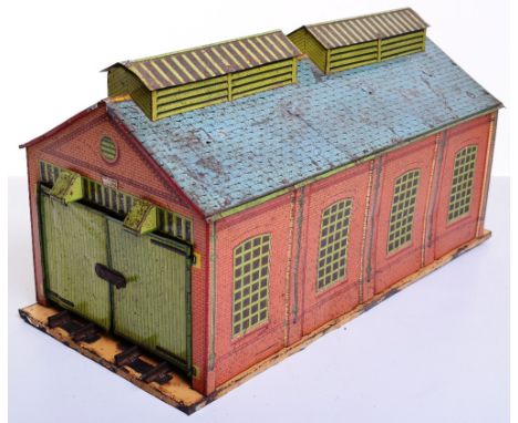 Hornby Series O Gauge No.2 Engine Shed, tin printed with hinged doors, fair condition, general scratches and dents, lacks roo