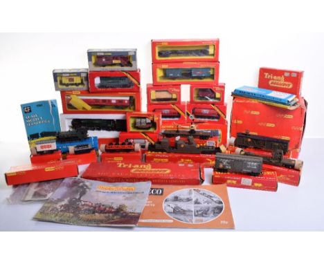 Collection of Tri-ang, Tri-ang/Hornby and Hornby including Battle Space, boxed pieces include R.552 4-6-2 Oliver Cromwell loc