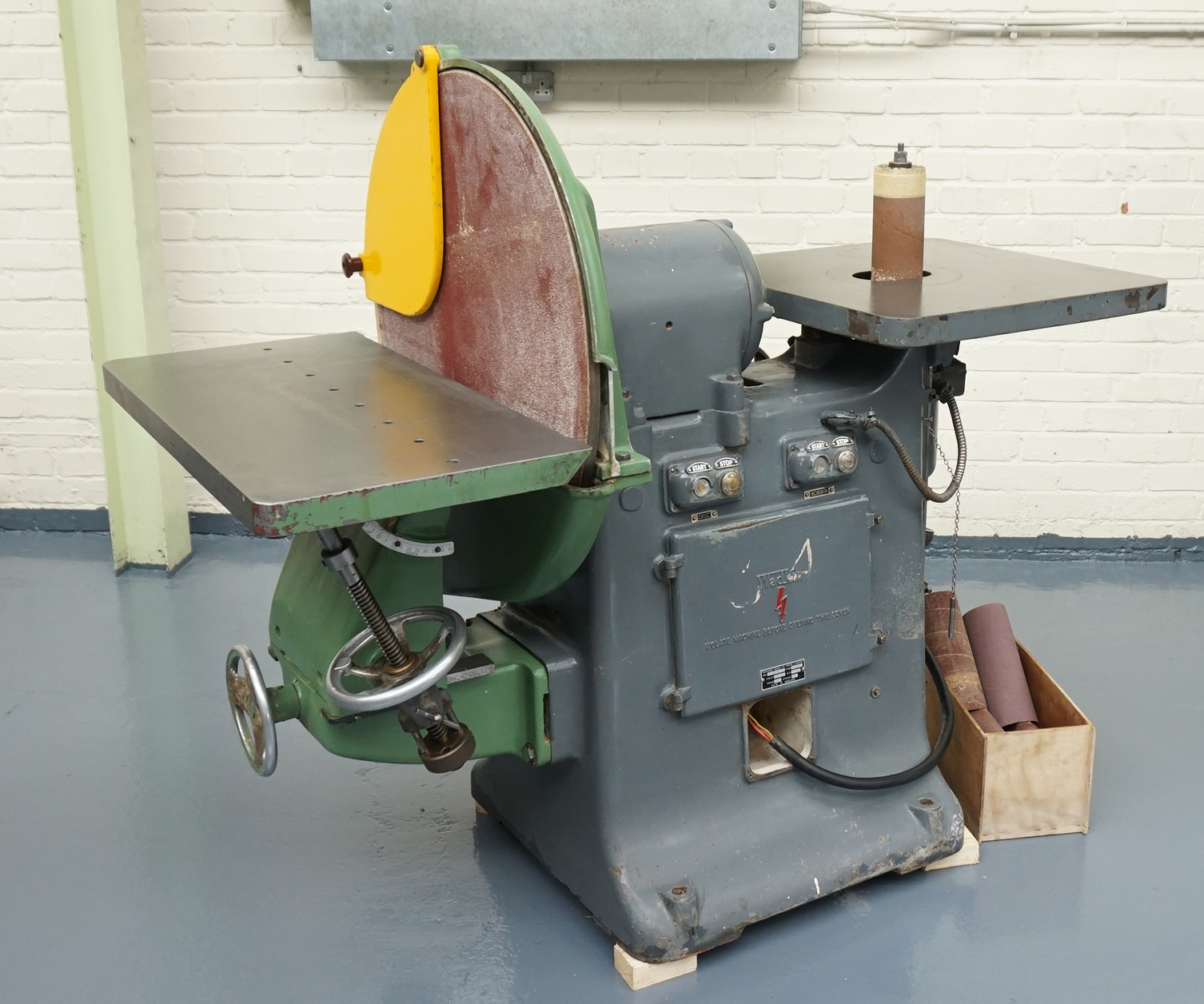 A Wadkin Type JTA 919 Disc and Bobbin Sander No.64111, Disc Diameter