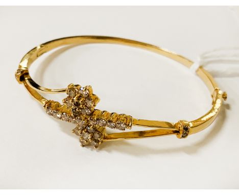 18CT YELLOW GOLD TESTED BANGLE - APPROX 1 CARAT DIAMOND, APPROX 12.60 GRAMS
