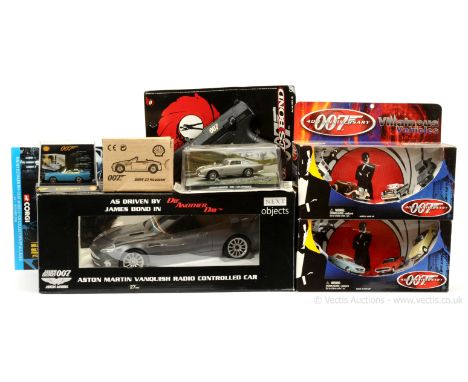 "James Bond" a group to include "Johnny Lightning" - "Villainous Vehicles" 4-Piece Gift Set "Ravishing Ragtops" 4-Piece Gift 