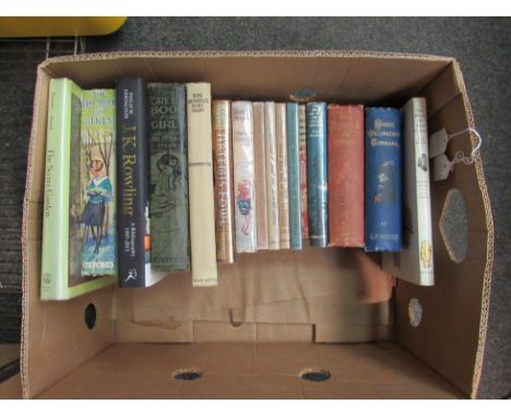 A quantity of children's and illustrated books including J K Rowling, Eoin Colfer 'Artemis Fowl', 2001 1st edition, original 