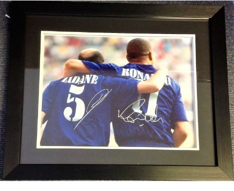 Zinedine Zidane and Ronaldo silver Real Madrid Signed 16 x 12 inch football photo. Good Condition. We combine postage on mult