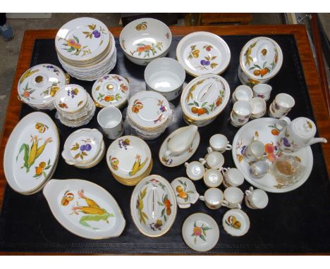 Worcester Evesham pattern, an extensive service; fifteen dinner plates, sixteen cups, saucers and side plates, ten bowls, ser