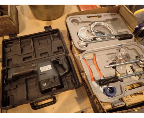 Plumbers pipe bending and cutting set with a reciprocating saw
