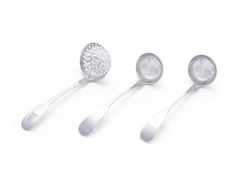 A PAIR OF GEORGE IV SCOTTISH SILVER FIDDLE PATTERN SAUCE LADLES, Edinburgh c.1829, mark of William Scott Peat, 15cm long; tog