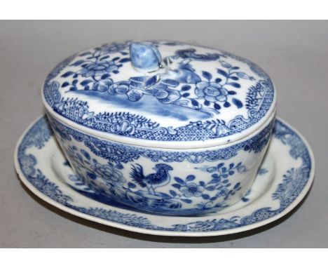 AN 18TH CENTURY CHINESE QIANLONG PERIOD BLUE & WHITE OVAL PORCELAIN TUREEN & COVER WITH STAND, each piece painted with a cock