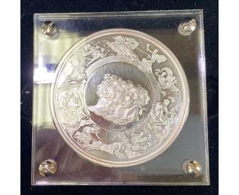 A 2015 200th Anniversary of the Battle of Waterloo 88mm silver plated medal with Pistrucci design, 400gm 