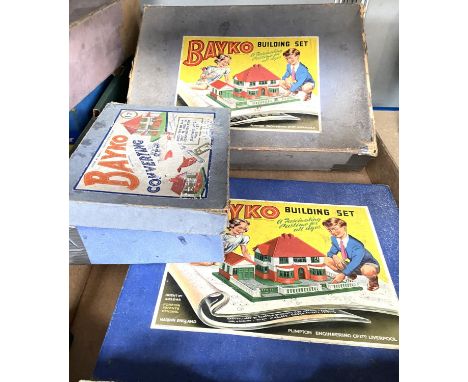 A selection of vintage Bayko some originally boxed; three sets of No. 2, a set of No. 1x a set of No. 1 