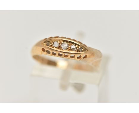 AN EARLY 20TH CENTURY, 18CT GOLD DIAMOND BOAT RING, set with a principal single cut diamond flanked with four rose cut diamon