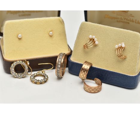 AN ASSORTMENT OF YELLOW METAL JEWELLERY, to include a pair of yellow metal and paste drop earrings, stamped 9ct, a pair of ro