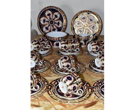 A FORTY PIECE ROYAL CROWN DERBY IMARI 1128 PART TEA SET, comprising two large dished plates, a cream jug, a slop bowl, twelve