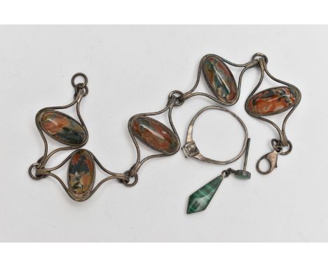A SILVER MOSS AGATE BRACELET, comprised of five oval cabochon stones set in an open work silver mount, fitted with a lobster 