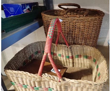 Two vintage wicker baskets and an oak wooden musical jewellery box. Not available for in-house P&amp;P 