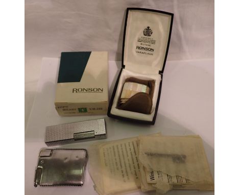 Mixed lighters including a boxed Ronson mother of pearl example. P&amp;P Group 1 (£14+VAT for the first lot and £1+VAT for su