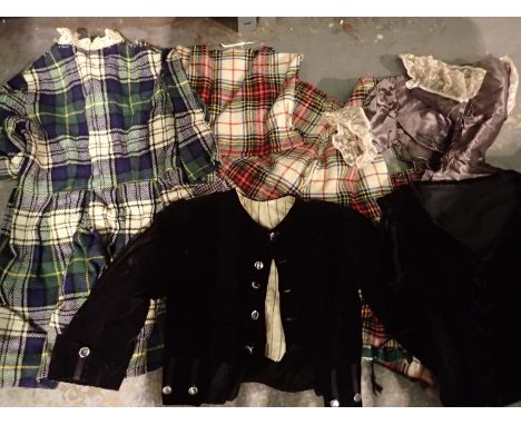Box of mixed vintage clothing. P&amp;P Group 2 (£18+VAT for the first lot and £3+VAT for subsequent lots) 