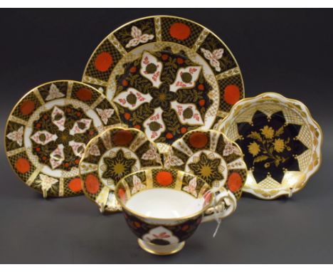 Ceramics - an Abbydale Chrysanthemum pattern cup, saucers, side plate and two small dishes;  another black and gilt floral tr
