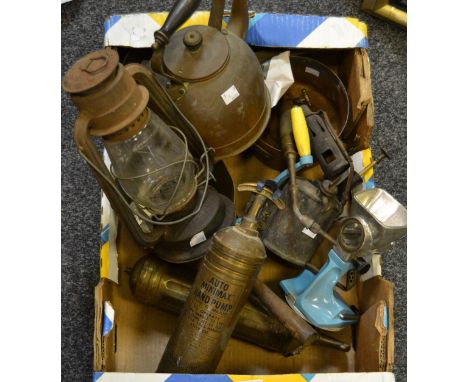 Copper and brassware - auto minimax hand pump fire extinguisher; another pyrene; a primus blow torch; copper kettle and pans;