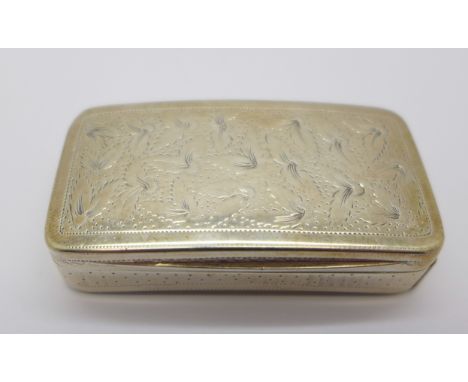 A Georgian silver snuff box